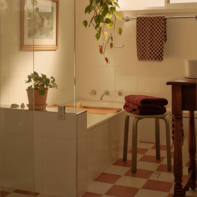 Gạch men Bronte hình bàn cờ, màu đất nung và trắng - Ảnh 2